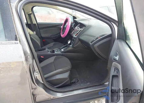 2014 Ford Focus Se z USA, uszkodzony, nr VIN 1FADP3K26EL452561